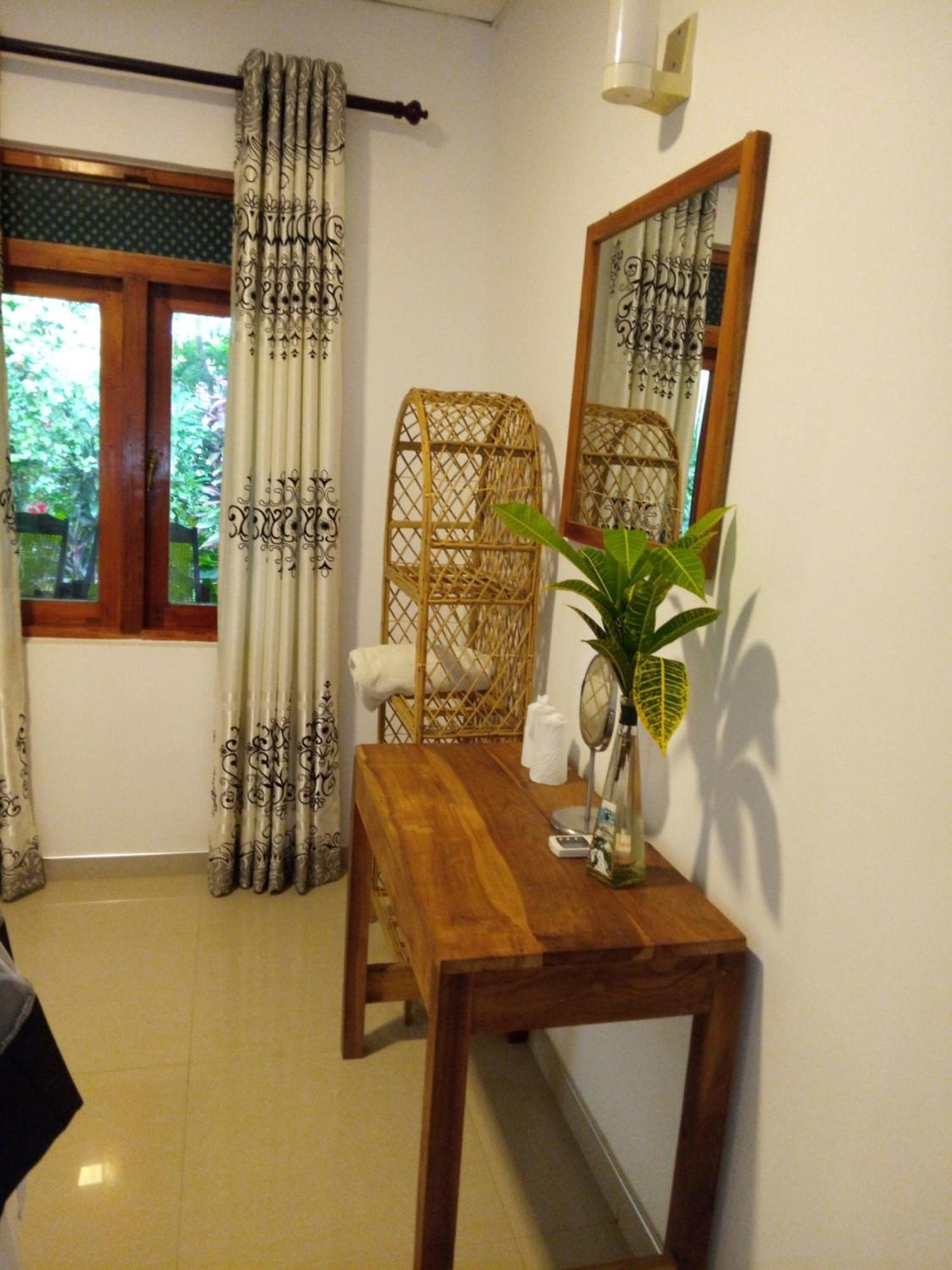 Sansala Guesthouse & Restaurant Tangalle Pokoj fotografie