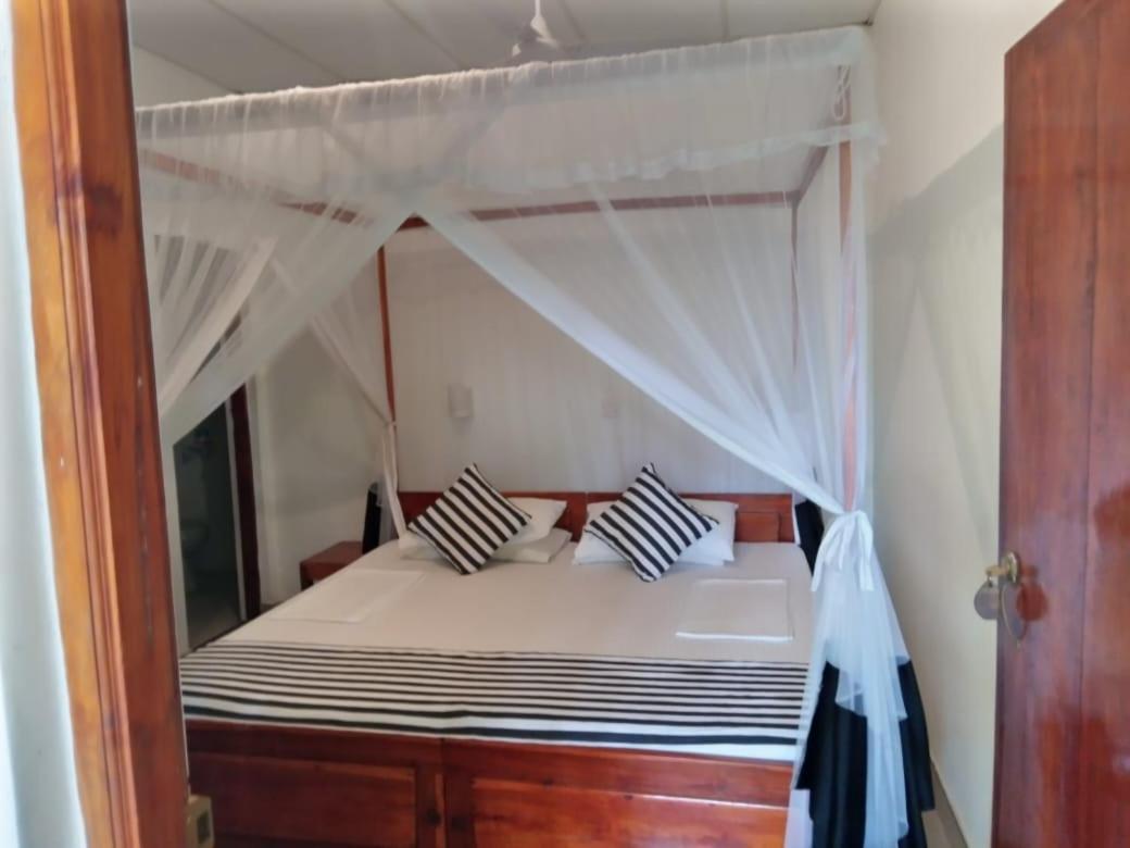 Sansala Guesthouse & Restaurant Tangalle Pokoj fotografie